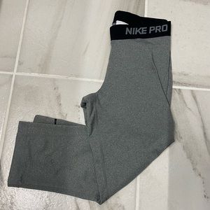 Nike Pro crop leggings